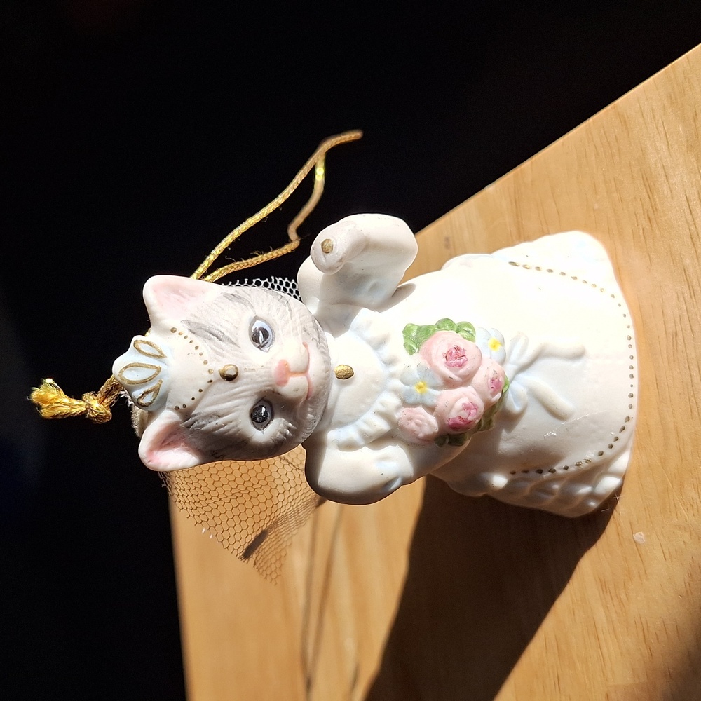 Kitty Cucumber Missy Bride Vintage 1989 Ceramic Ornament